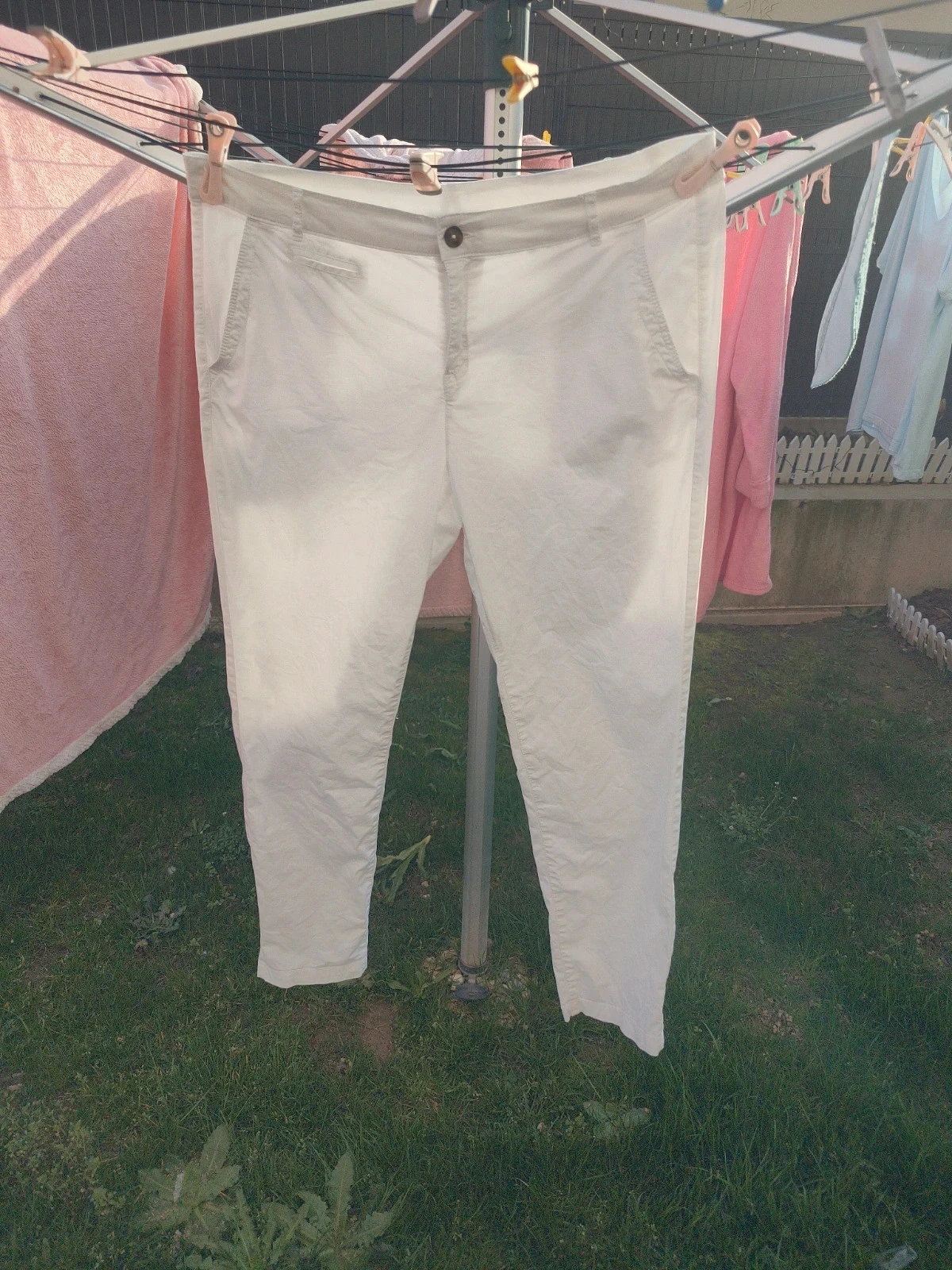Pantalon blanc état irresponsable